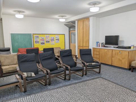 Classroom 3 with easy chairs